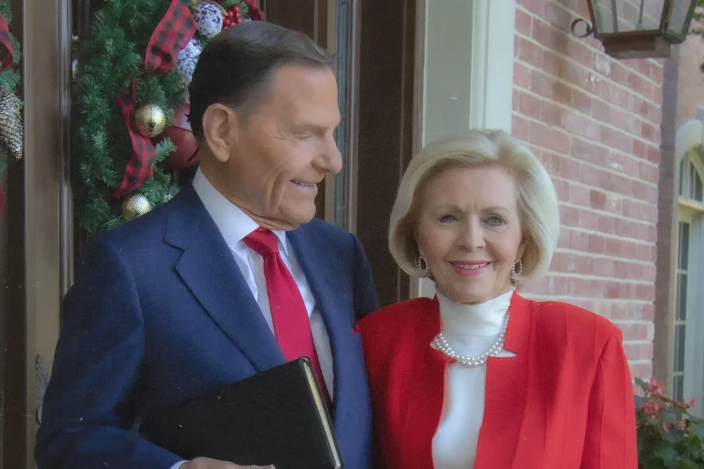 Kenneth Copeland looking at Gloria Copeland smiling