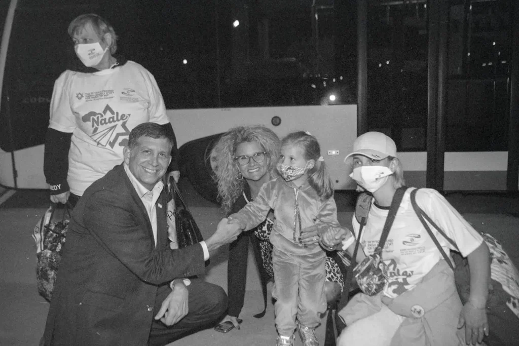 Group of Ukranian Jews coming to Israel from bus