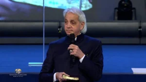 Watch Healing Comes As You Behold The Word of Life – Benny Hinn | Southwest Believers’ Convention | Sat., 9:30 a.m.