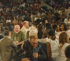photo of crowd from a Southwest Believers Convention