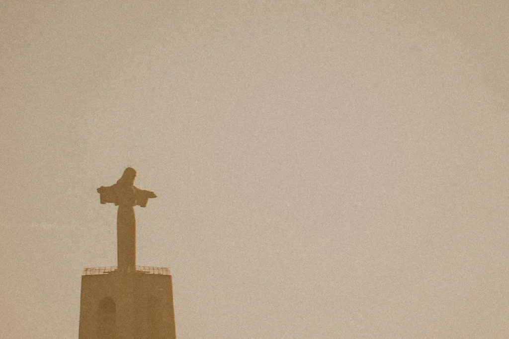 statue of Jesus with his arms open, famous statue from Brazil