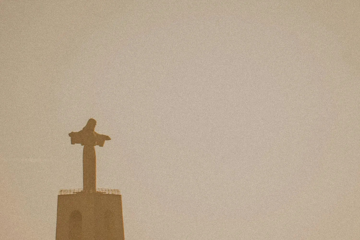 statue of Jesus with his arms open, famous statue from Brazil