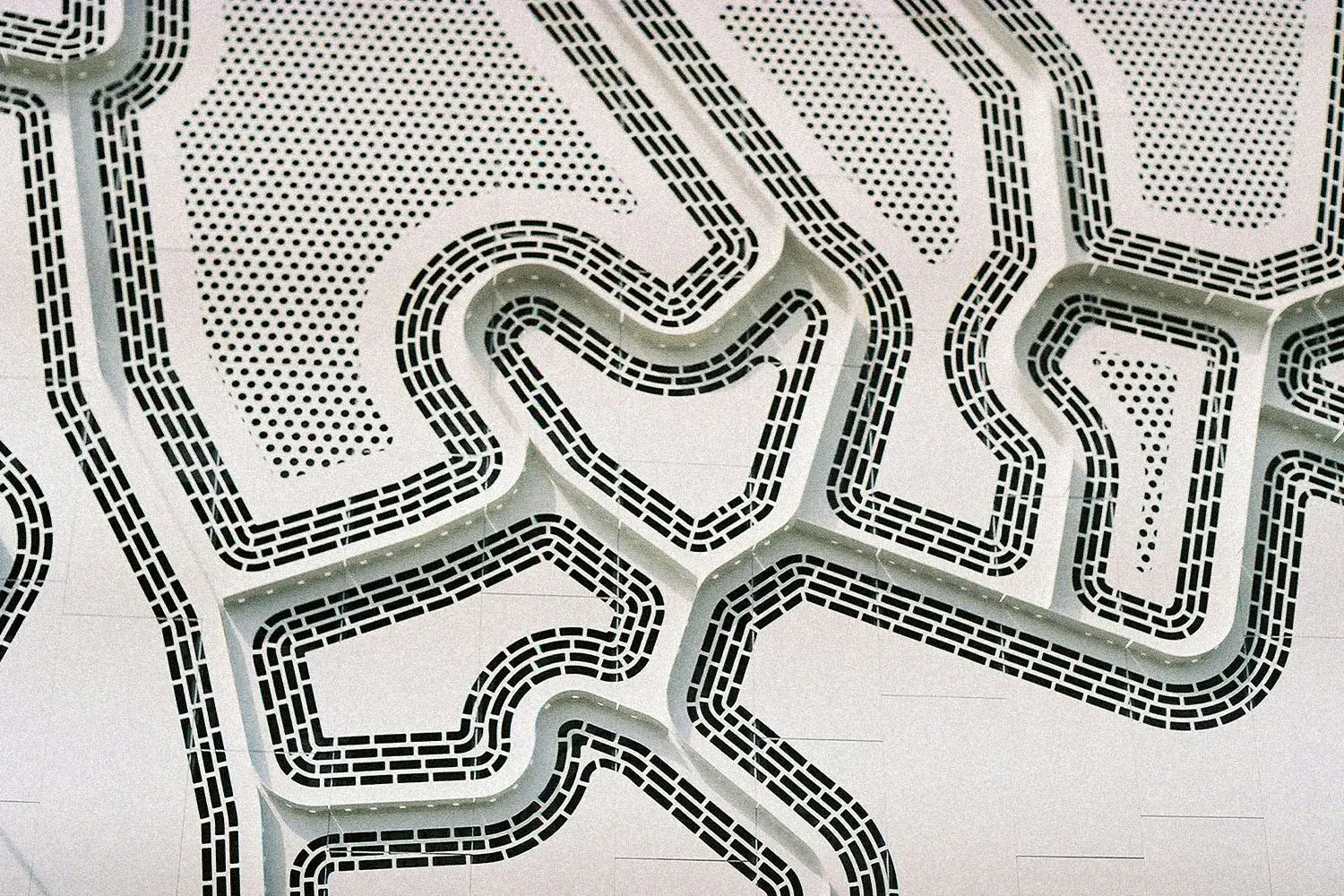 Patterned maze
